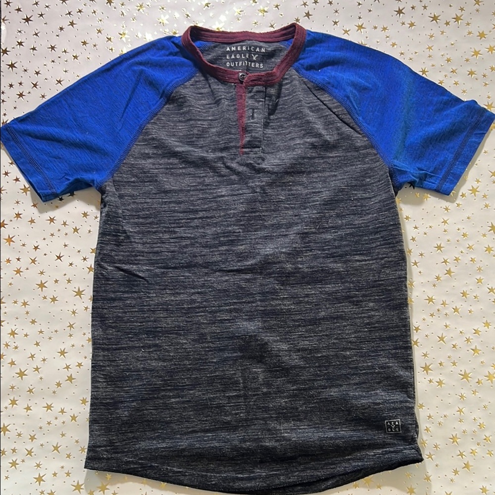 American Eagle Outfitters Gray and Blue Short Sleeve Tee